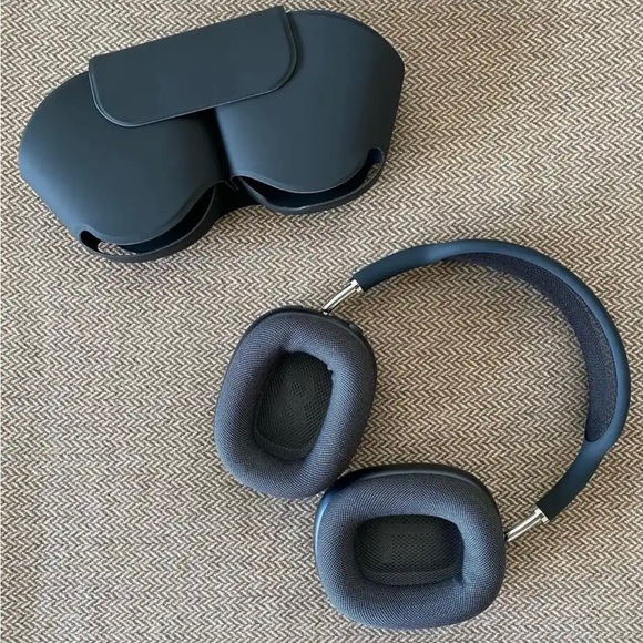 Authentic AirPod Max - Picture 2 of 6